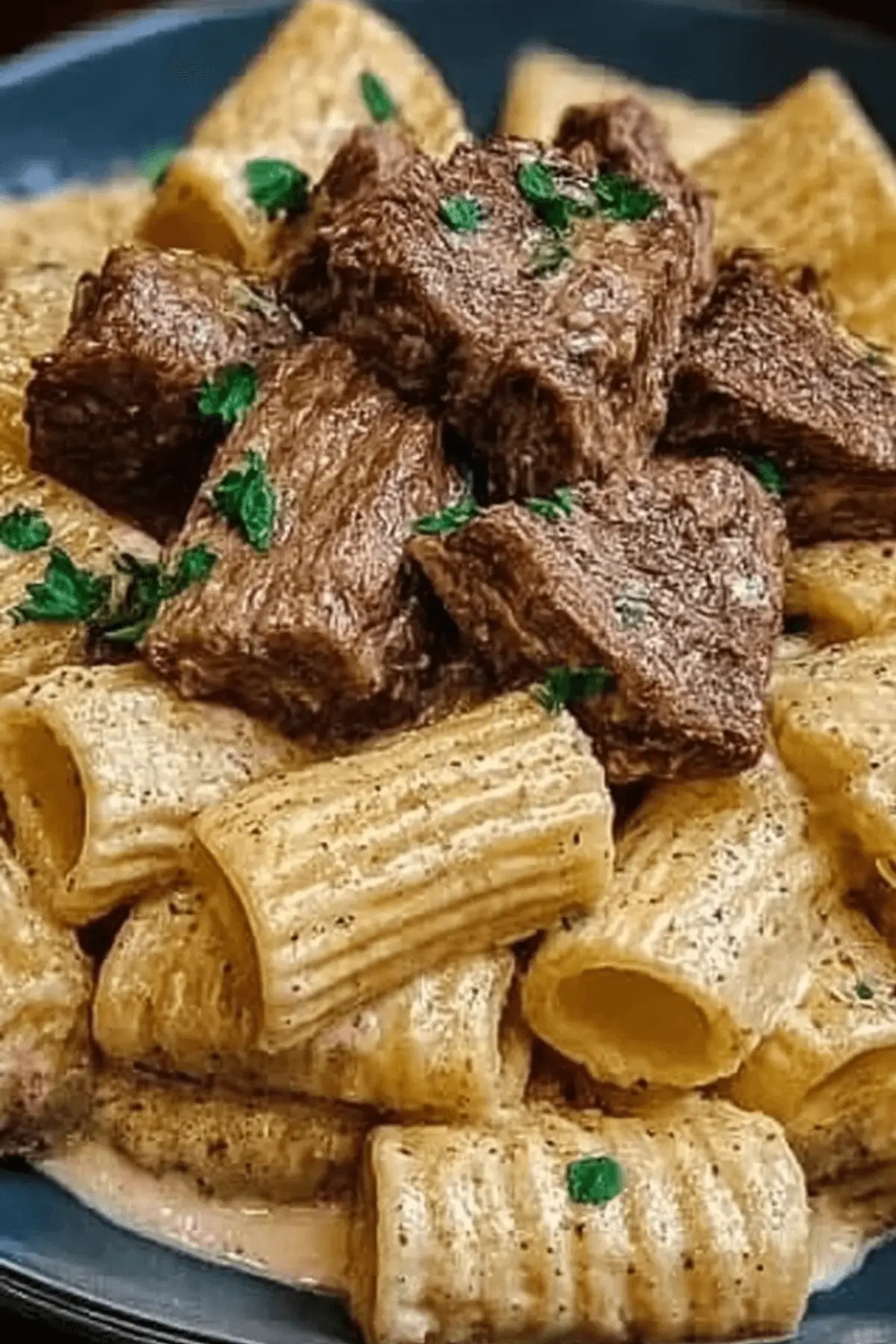 Parmesan Rindfleisch mit Rigatoni