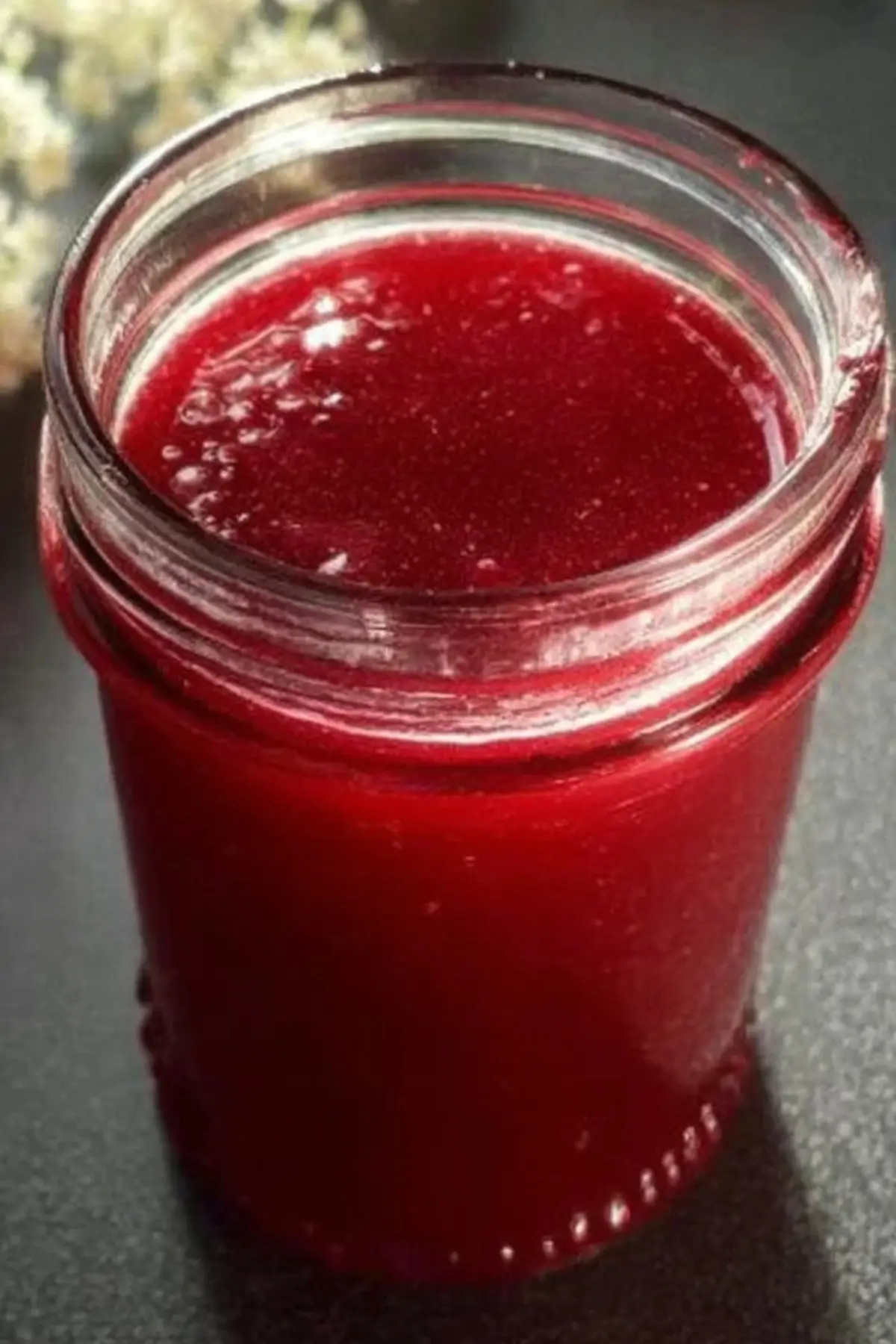 Kernlose Johannisbeermarmelade mit Holunderblüten – 5 einfache Schritte ... Kernlose Johannisbeermarmelade mit Holunderblüten – 5 einfache Schritte ...