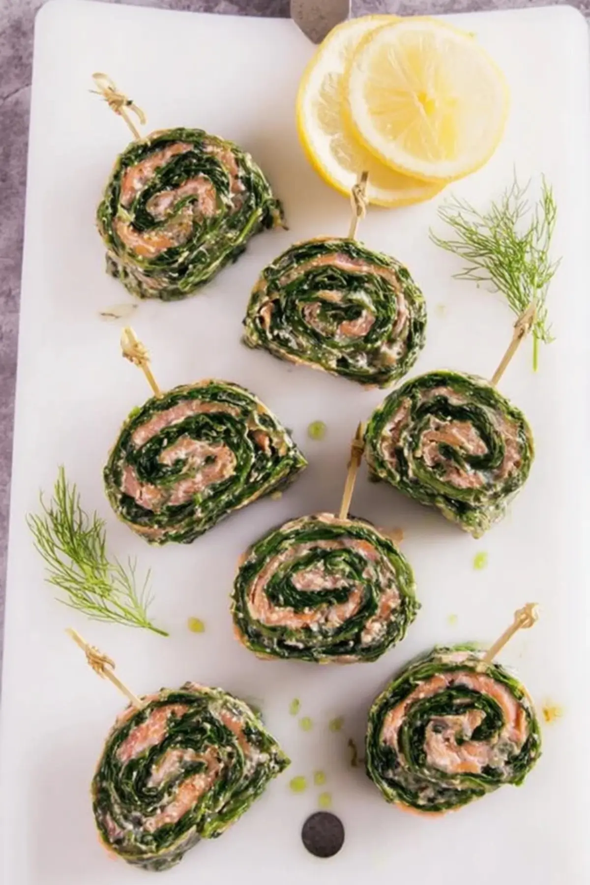 Spinat-Lachsröllchen - Kochkomplizin Spinat-Lachsröllchen - Kochkomplizin