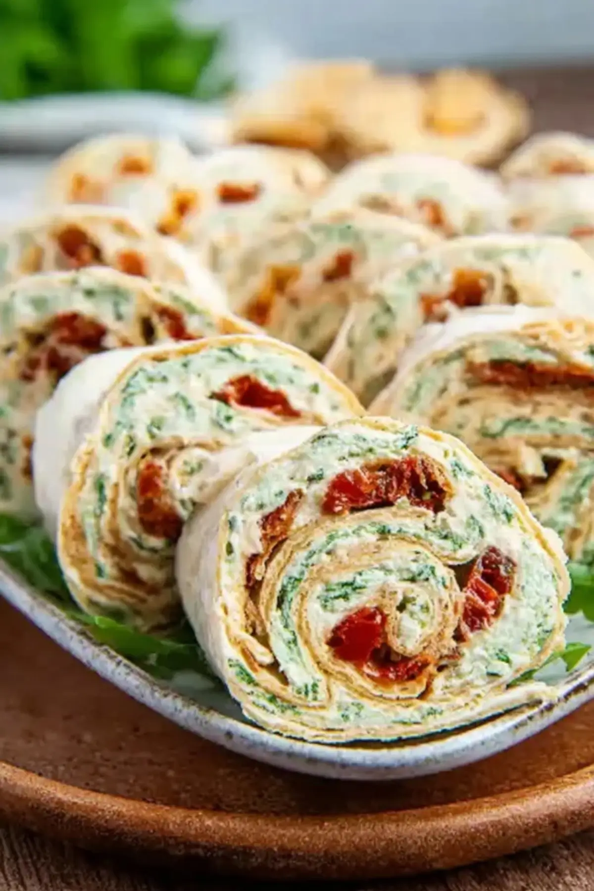 Vegetarische Wrap-Röllchen mit Rucola und Tomaten - Kochkomplizin