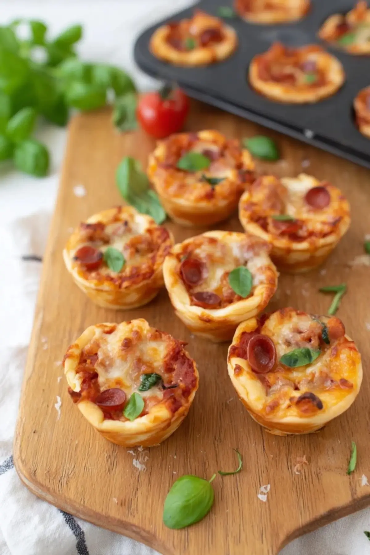 Pizza-Muffins – Einfaches Rezept für Party-Snacks - Kochkomplizin Pizza-Muffins – Einfaches Rezept für Party-Snacks - Kochkomplizin