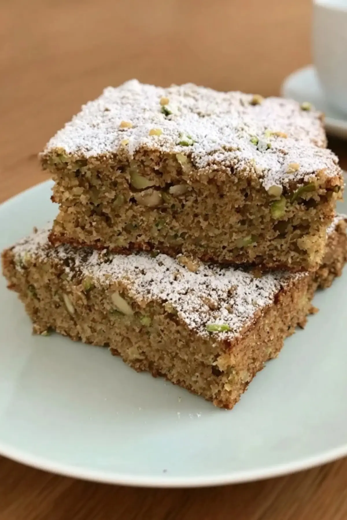 Zucchini-Nuss-Kuchen – Saftiger Genuss in 7 Schritten - Kochkomplizin