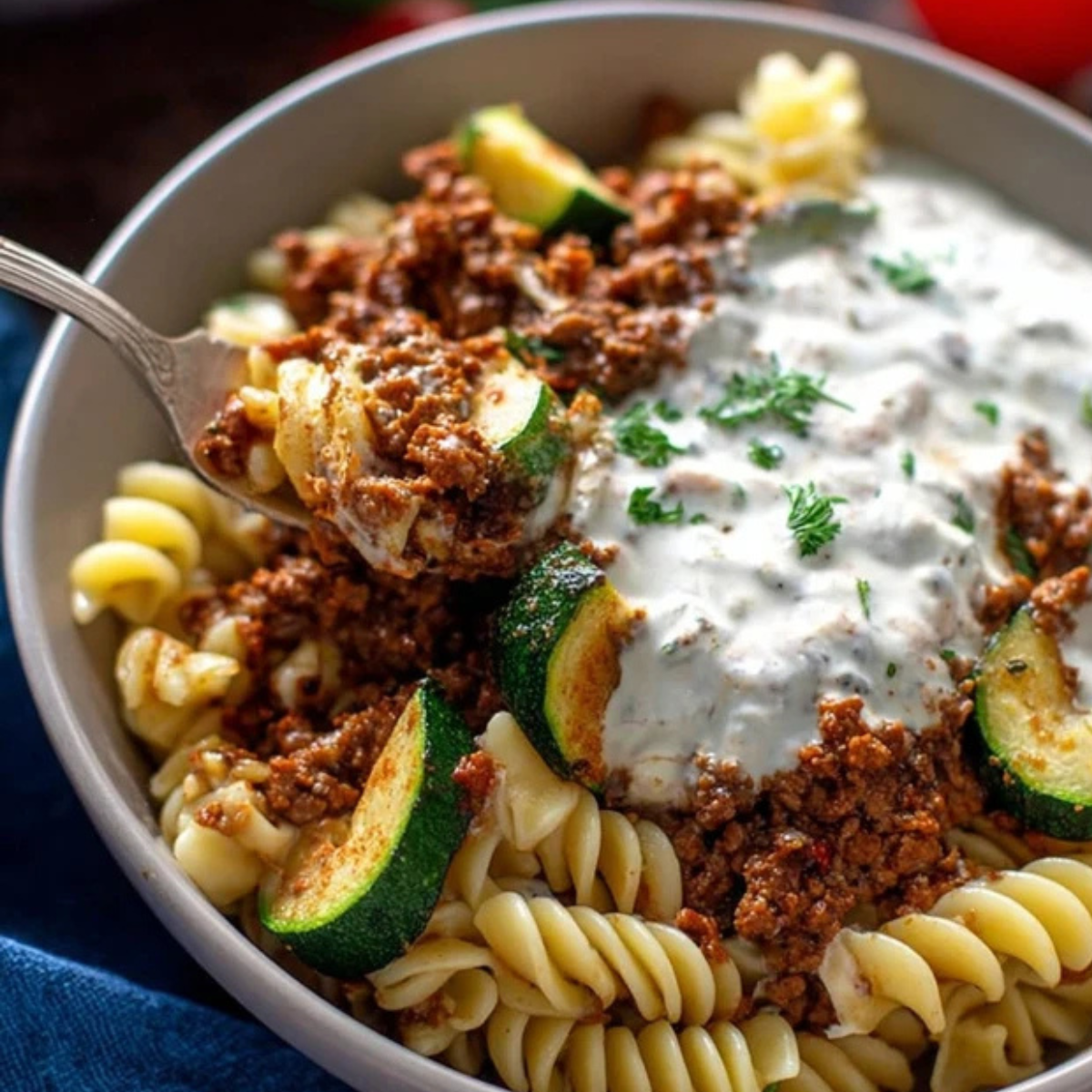 Türkische Pasta mit Hackfleisch und Joghurt-Sauce - Kochkomplizin Türkische Pasta mit Hackfleisch und Joghurt-Sauce - Kochkomplizin