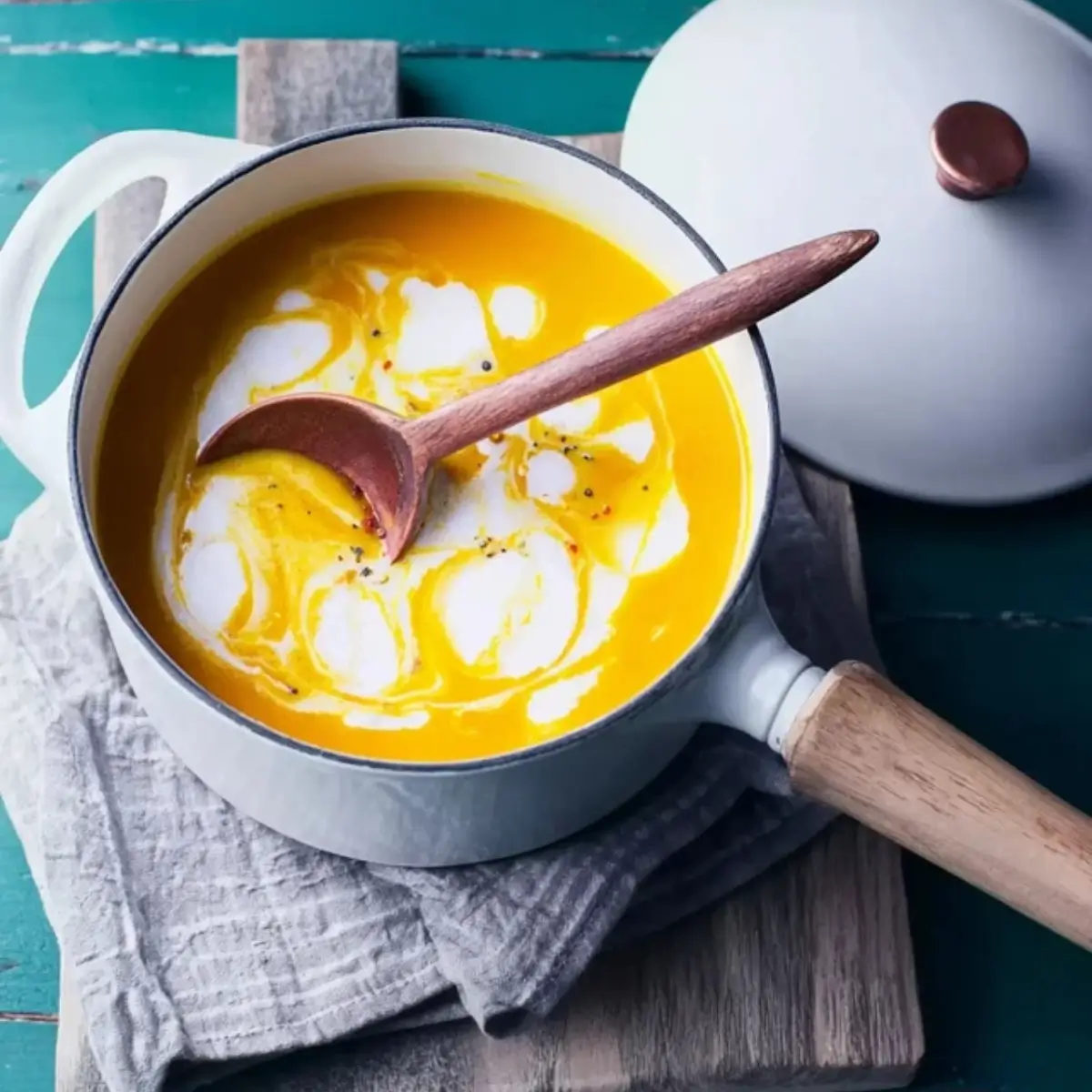 kürbis möhren suppe mit kokosmilch