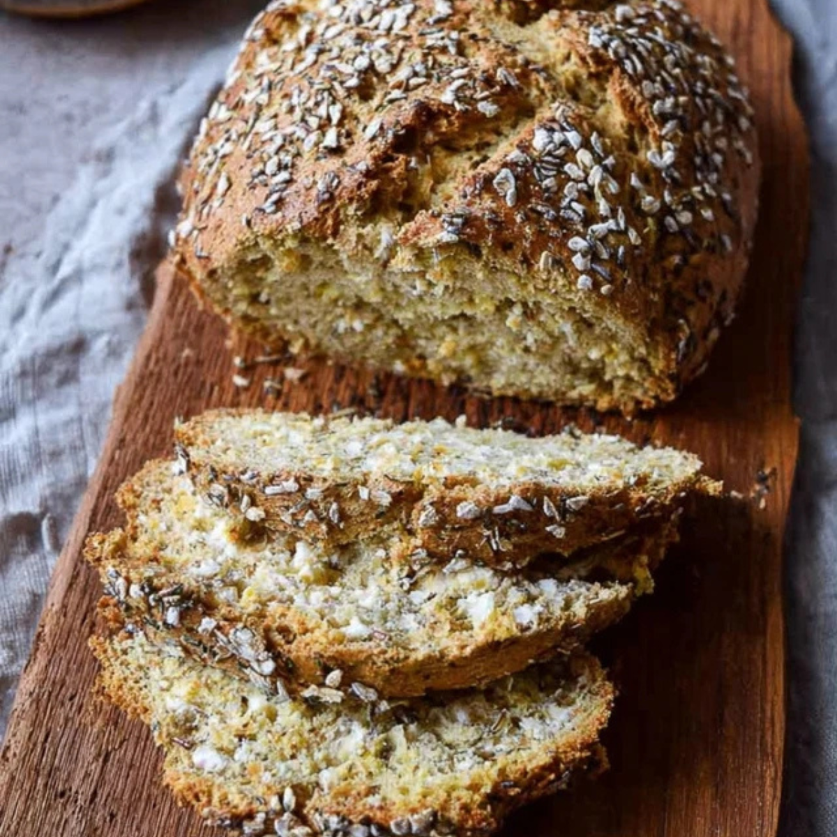 haferflockenbrot mit quark und leinsamen