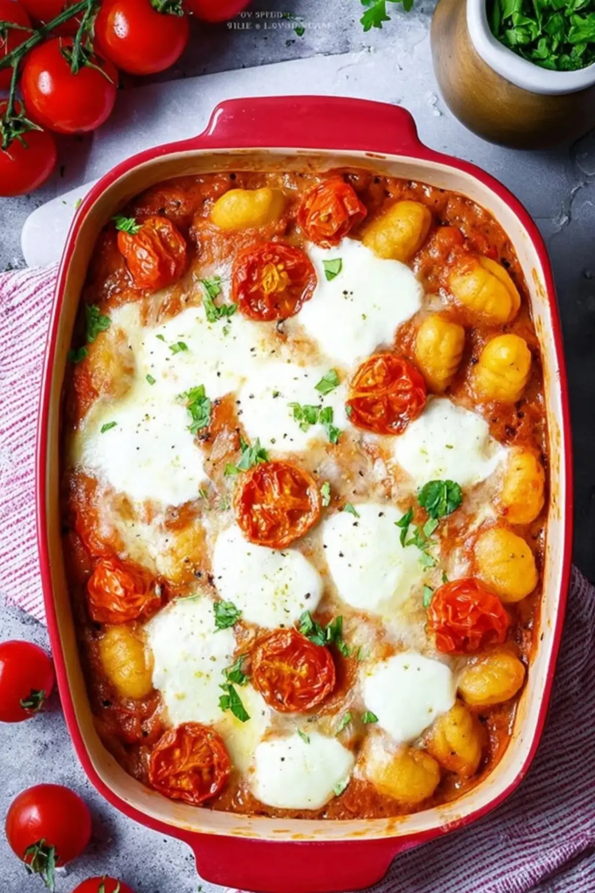 Gnocchi Auflauf mit Tomaten und Mozzarella