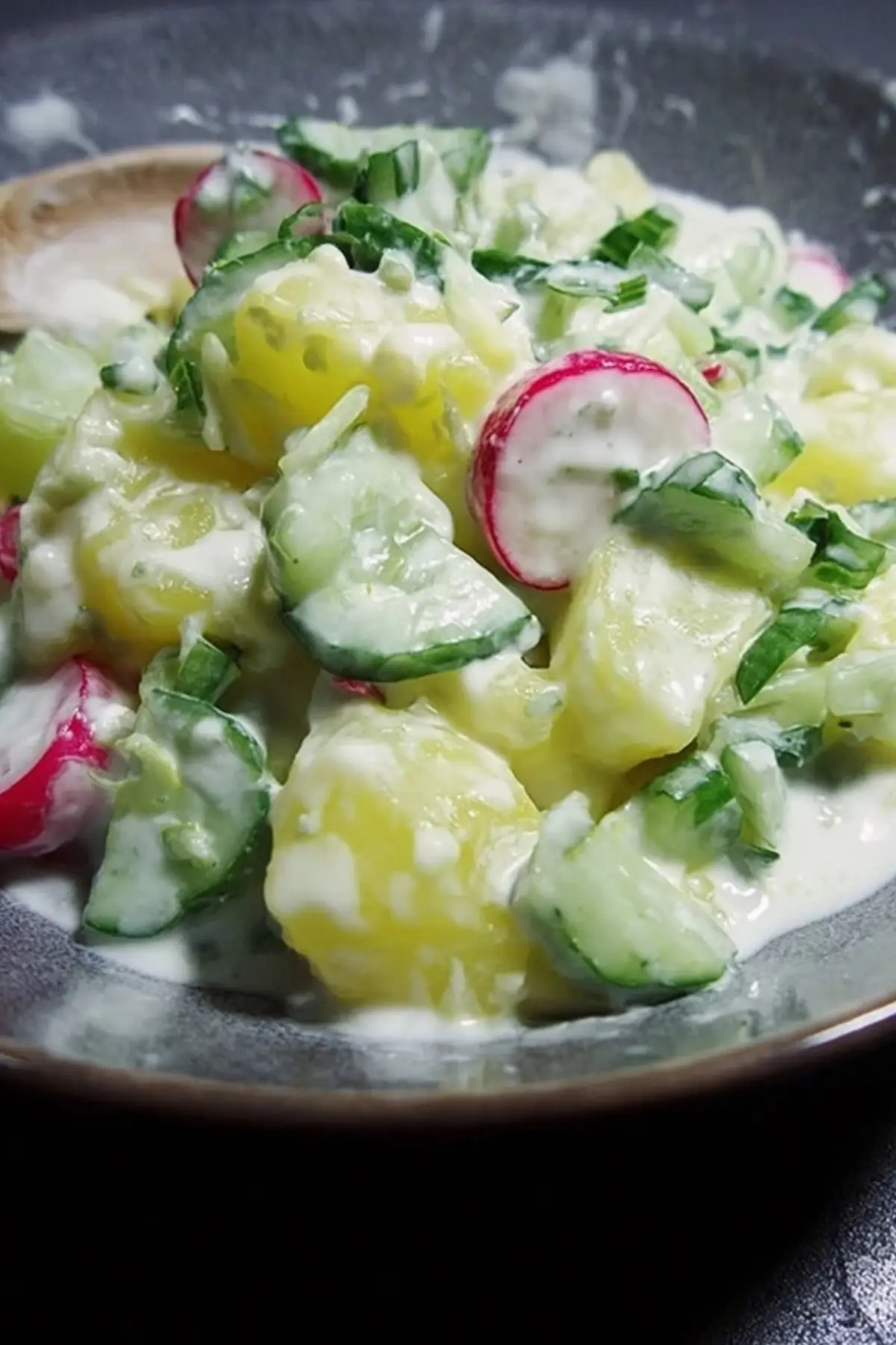 Kartoffel Gurken Salat mit Joghurt und Zitrone