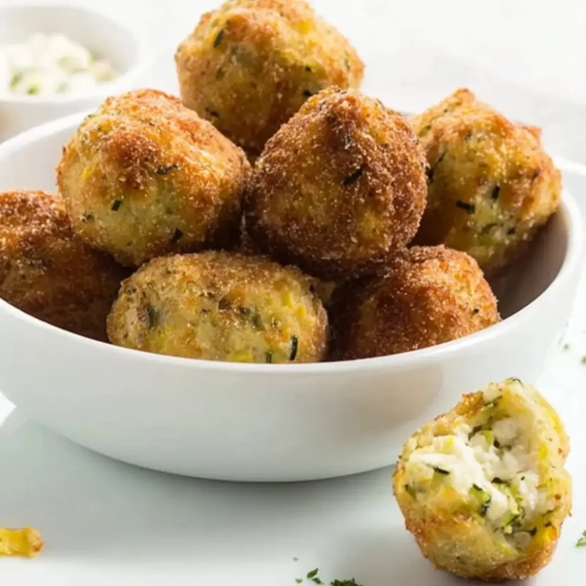 knusprige zucchini feta bällchen aus dem ofen