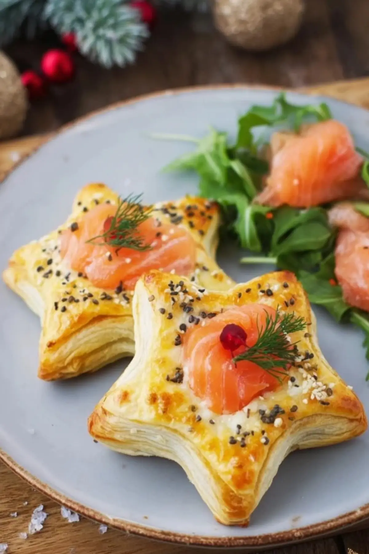 Blätterteigsterne mit Lachs