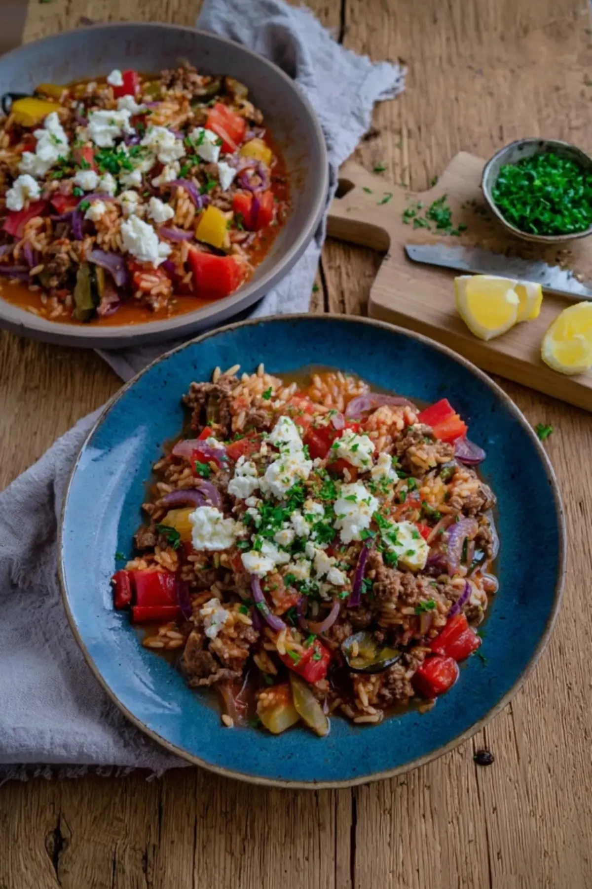 Kritharaki Hackfleisch Pfanne mit Gemüse und Feta