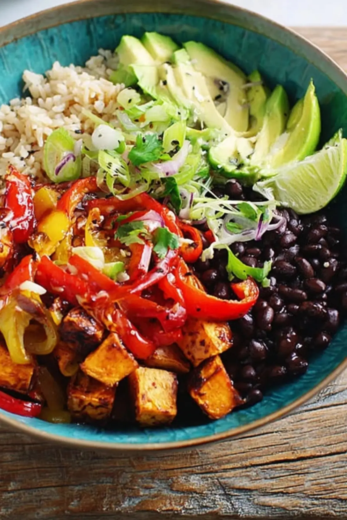 Burrito Bowl mit Teriyaki Süsskartoffeln