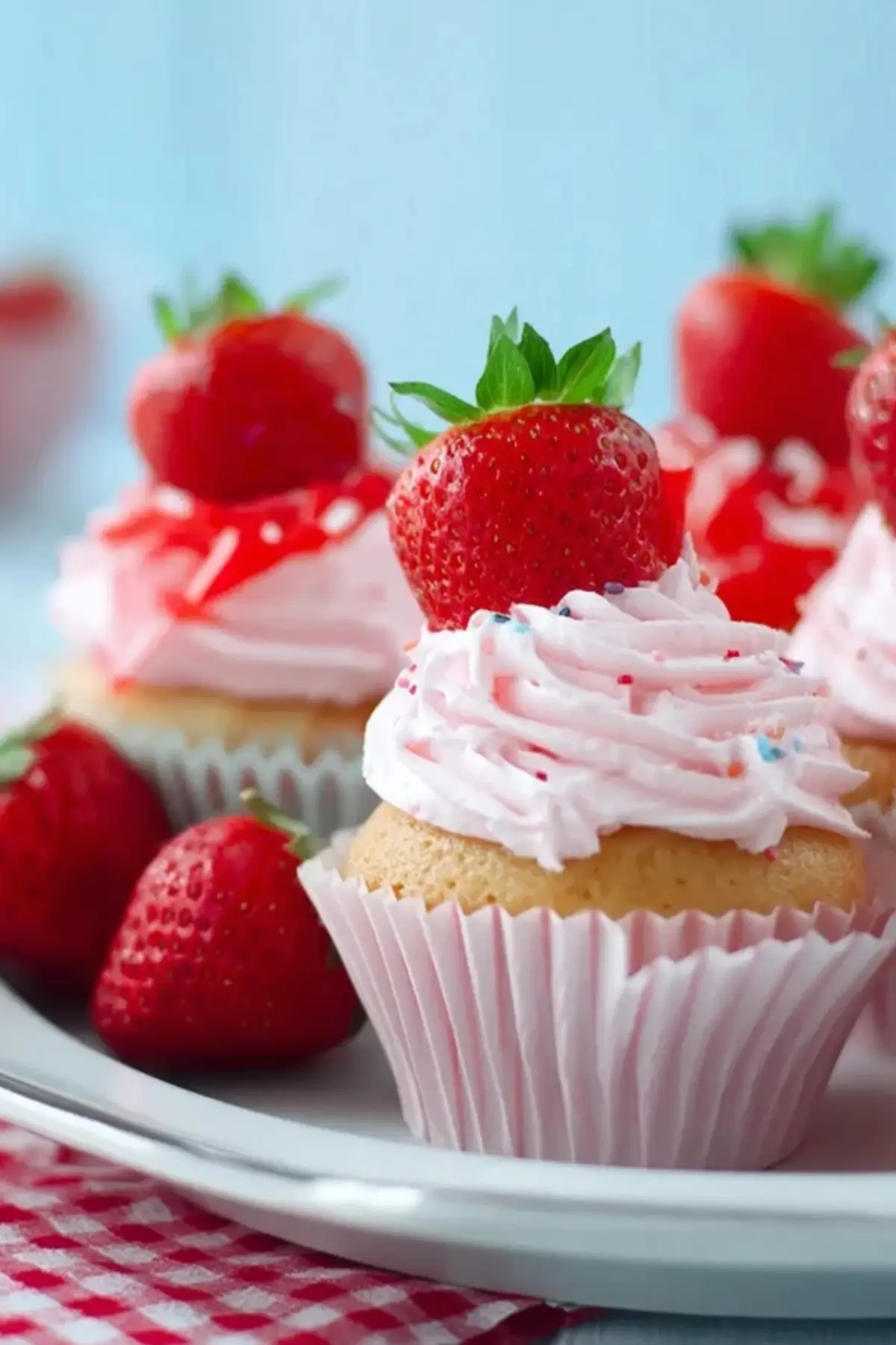 Cupcakes mit Erdbeeren