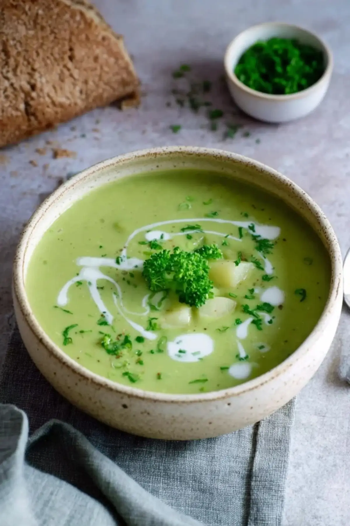 Brokkoli Suppe mit Kartoffeln