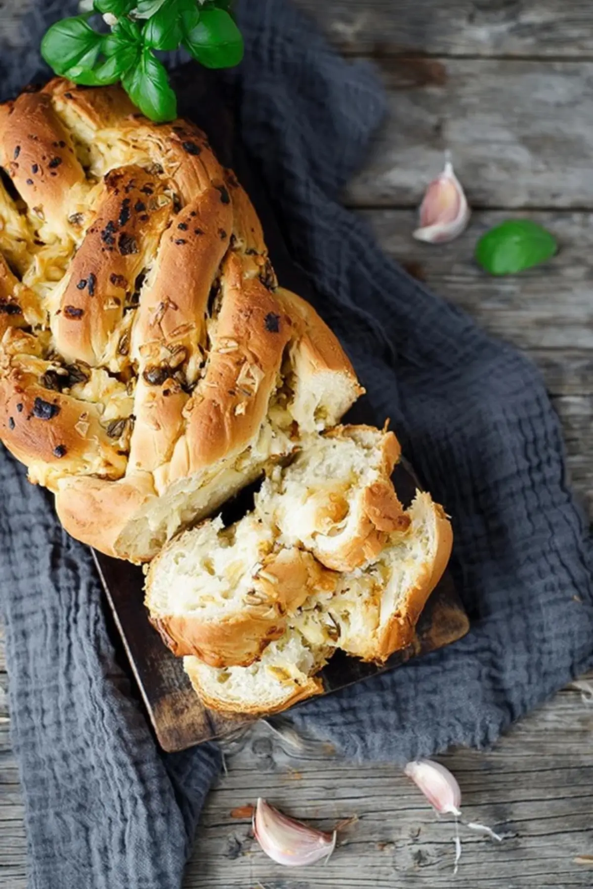 Knoblauch Käse Zupfbrot