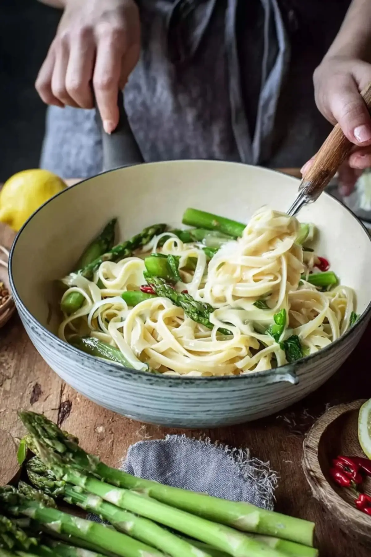 Zitronen Pasta mit grünem Spargel